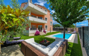 Nice home in Kastel Novi w/ Outdoor swimming pool and 4 Bedrooms